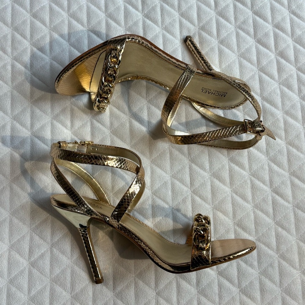 MICHAEL Michael Kors Asha womens Sandal Heel shoes Sz 8.5 gold Reptile embossed - Picture 3 of 10
